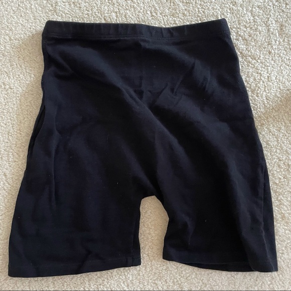 Brandy Melville Griffin Shorts Biker shorts - Picture 2 of 3
